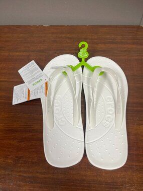 Crocs Classic Womens Flip Flops White Size 6 NWT